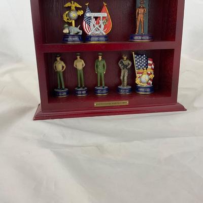 -60- COLLECTIBLE | Marine Figures With Shelf