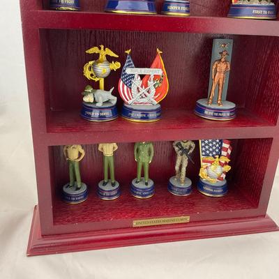 -60- COLLECTIBLE | Marine Figures With Shelf