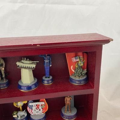 -60- COLLECTIBLE | Marine Figures With Shelf