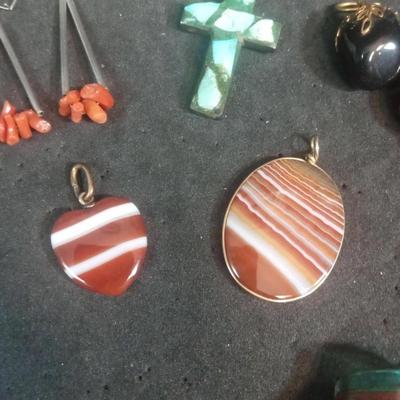 STONE PENDANTS, EARRINGS AND GLASS NECKLACE
