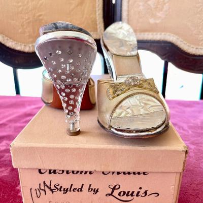 LOT 50  HOLLYWOOD GLAMOUR SPRING-A-LATOR PUMPS LUCITE RHINESTONE