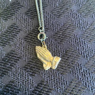 16â€ Praying Hands Necklace