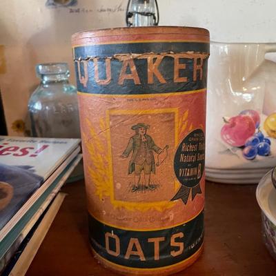 Vintage Quaker Oats Container