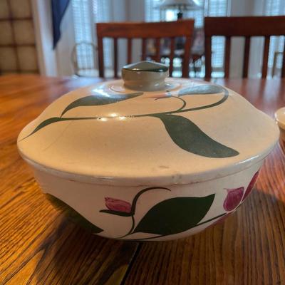 Watt Starflower Covered Bowls