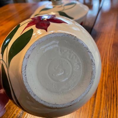 Watt Starflower Covered Bowls