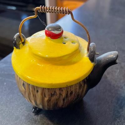 Thames Clown Teapot Salt & Pepper Shakers