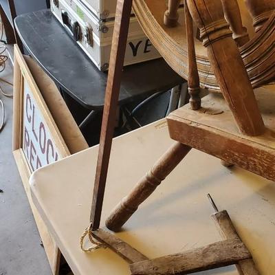 Antique spinning wheel