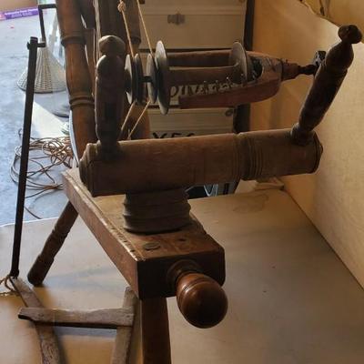 Antique spinning wheel