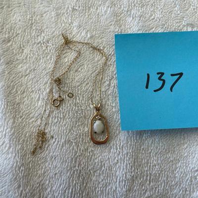 14K yellow gold Opal & Diamond pendant