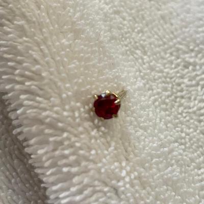 Ruby 14K yellow gold Tie tack