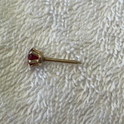 Ruby 14K yellow gold Tie tack
