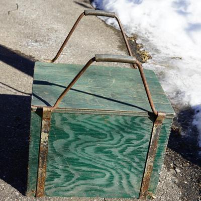 RUSTIC PAINTED GREEN GALVANIZED LINED COOLER WITH METAL FOLDING HANDLES