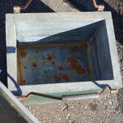 RUSTIC PAINTED GREEN GALVANIZED LINED COOLER WITH METAL FOLDING HANDLES