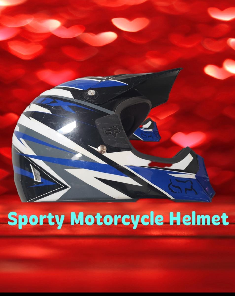 SPORTY MOTORCYCLE HELMET