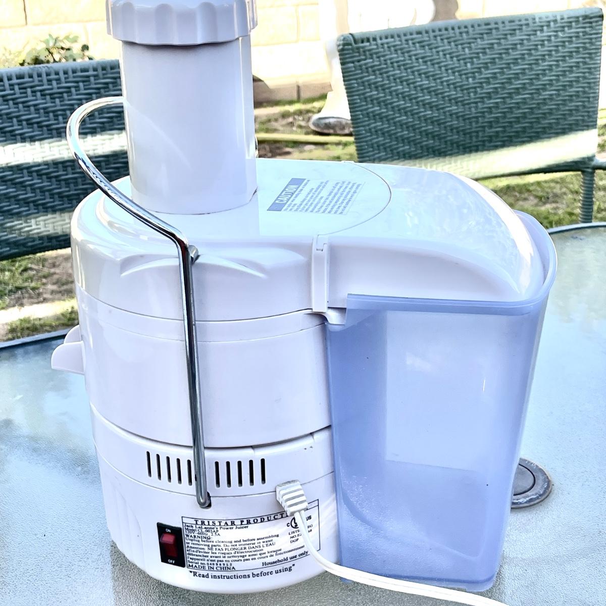 LOT 51 Jack LaLanne's Power Juicer Model CL-003AP | EstateSales.org