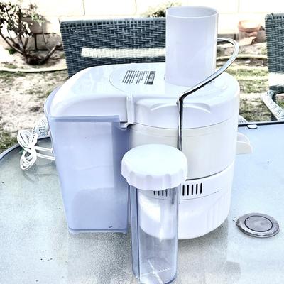 LOT 51 Jack LaLanne's  Power Juicer Model CL-003AP