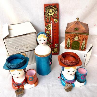 LOT 63 Royal Sealy 1960s Paper Mache Bathroom Decor Japan