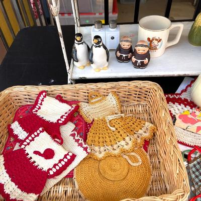 LOT 77 Vintage Kitchen Crochet Piece, Tea Towels, Salt & Pepper Figural Elsie the Cow