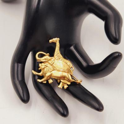 GOLD TONED LION ELEPHANT & GIRAFFE BROOCH