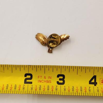 FANTASTIC GOLD TONED WILD OWL PIN