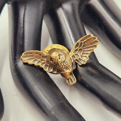 FANTASTIC GOLD TONED WILD OWL PIN