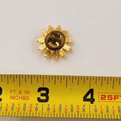 CUTE GOLD TONED SUNFLOWER PIN