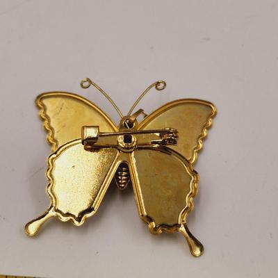 MULTI COLORED GOLD TONED BUTTERFLY PIN