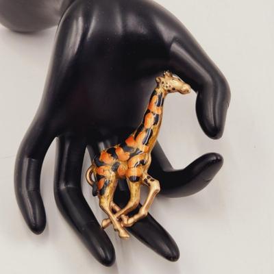 HAND PAINTED BRASS GIRAFFE PIN