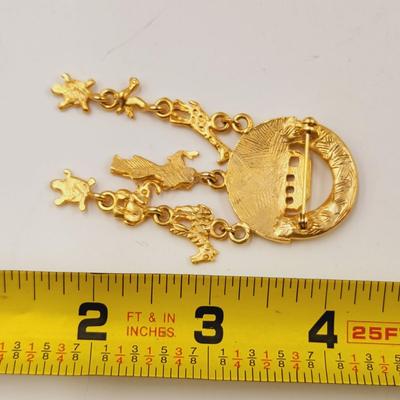 GOLD TONED NOAHS ARK W/ ANIMALS PIN