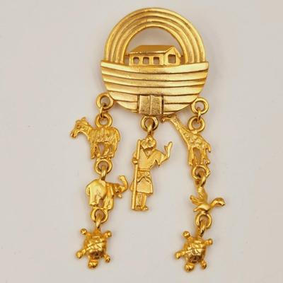 GOLD TONED NOAHS ARK W/ ANIMALS PIN