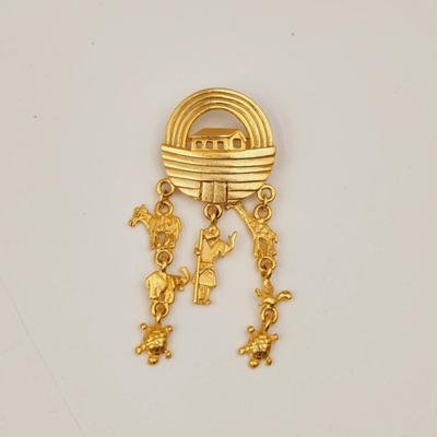 GOLD TONED NOAHS ARK W/ ANIMALS PIN