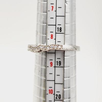 BEAUTIFUL .925 STERLING CZ RING SIZE 8.5