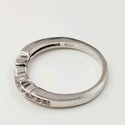 BEAUTIFUL .925 STERLING CZ RING SIZE 8.5