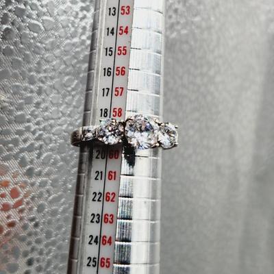 STUNNING .925 STERLING & LARGE CZ STONE RING SIZE 9