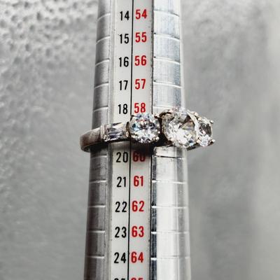 STUNNING .925 STERLING & LARGE CZ STONE RING SIZE 9