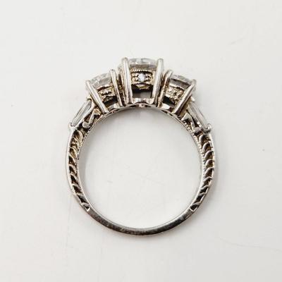 STUNNING .925 STERLING & LARGE CZ STONE RING SIZE 9