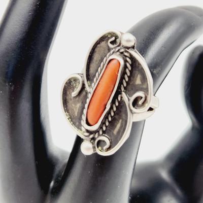 BEAUTIFUL .925 SILVER AND RED CORRAL HAND CRAFTED RING