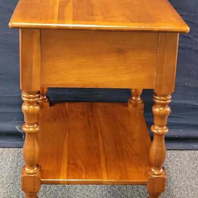 21.5"W x 16.5"D x 25.5"T Cherry End Table