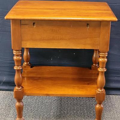 21.5"W x 16.5"D x 25.5"T Cherry End Table