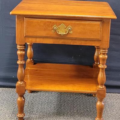 21.5"W x 16.5"D x 25.5"T Cherry End Table