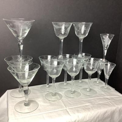Lot 804. 14 Piece Vintage Etched Grape Design Glasses