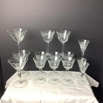 Lot 804. 14 Piece Vintage Etched Grape Design Glasses