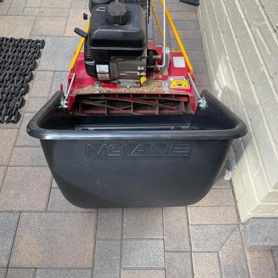 McLane Professional Front-Throw Mower Model 20 7 blade | EstateSales.org