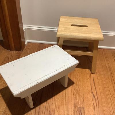 764 Pair of wooden stools