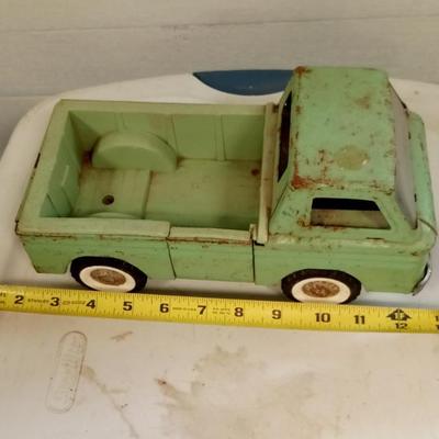 LOT 113   OLD TOY TRUCK
