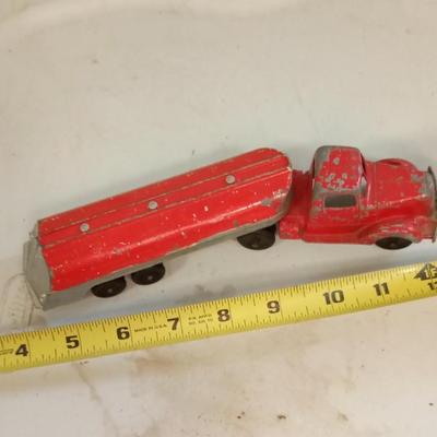 LOT 117   OLD TOOTSIE TOY TRUCK AND TRAILER
