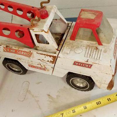 LOT 119   OLD NYLINT TOW TRUCK