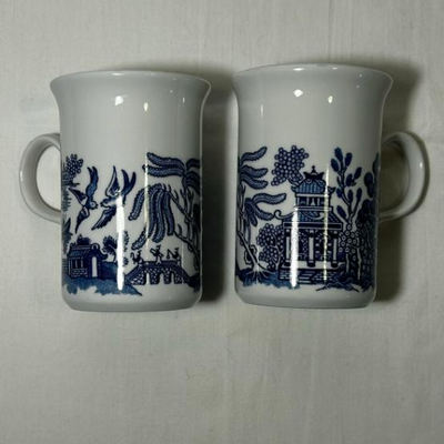 Vintage Blue Willow Churchill Tea Coffee Mug Set (2)
