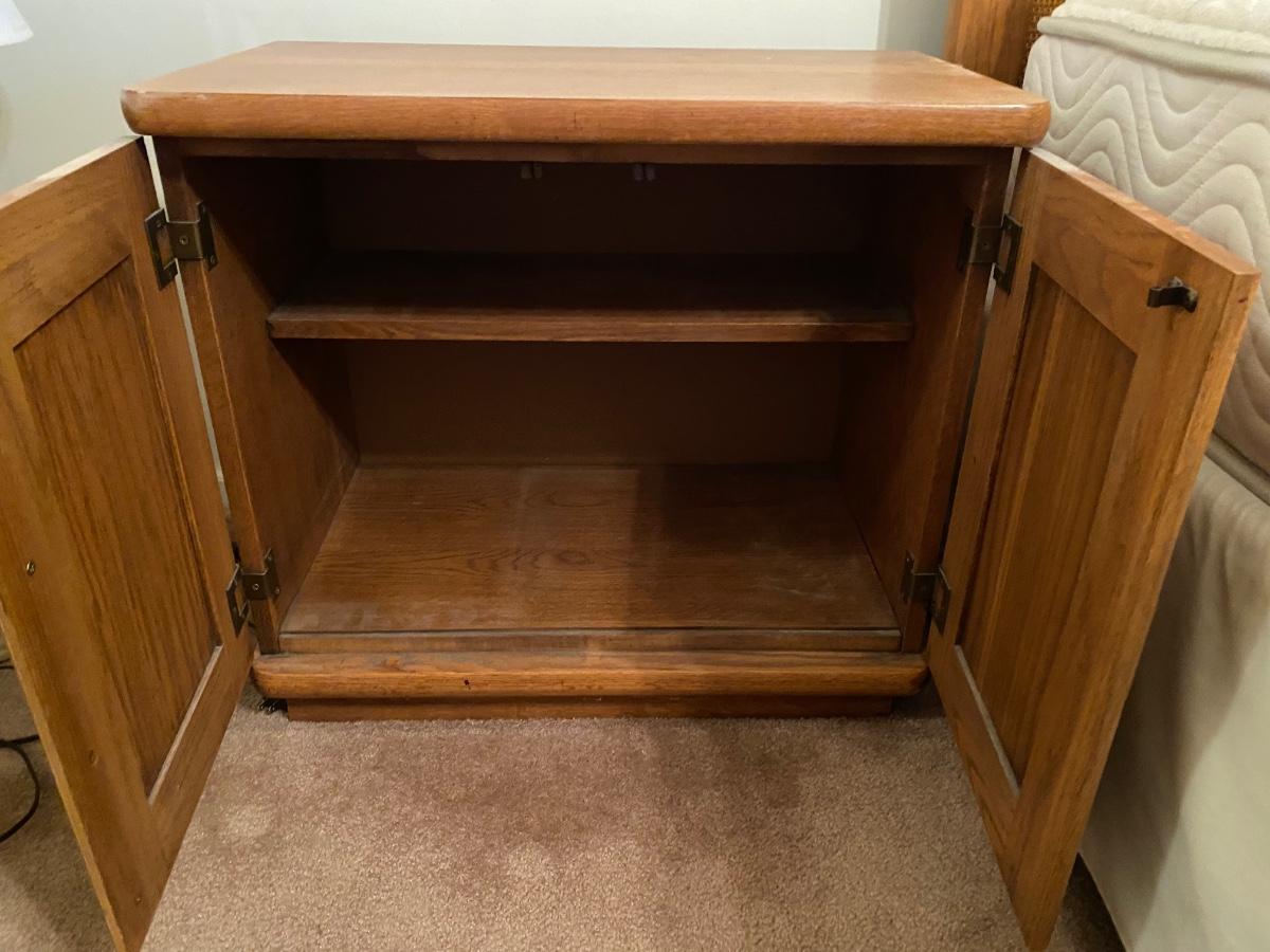 LOT 193C Broyhill Nightstand and Headboard