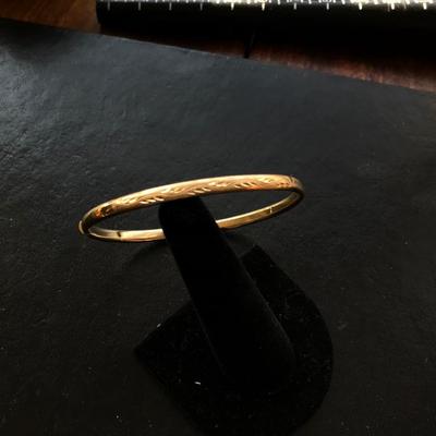 14KT GOLD BANGLE
